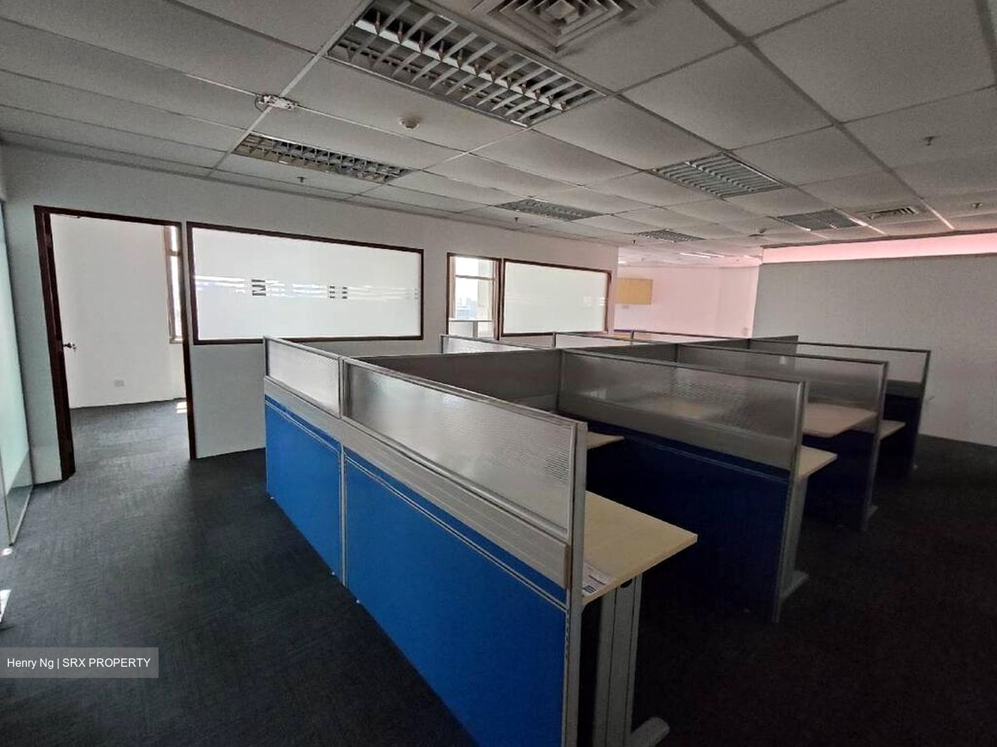 Peninsula Shopping Complex (D6), Office #472662601